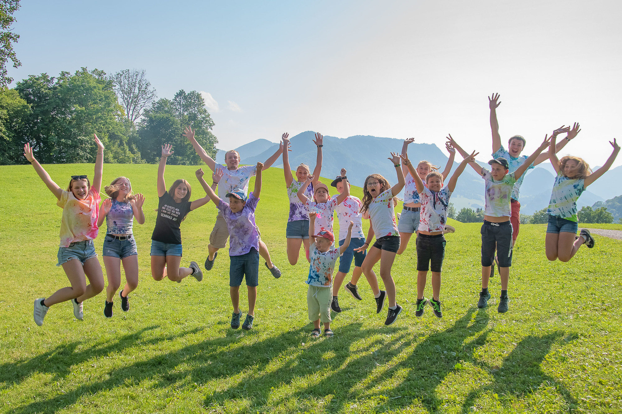 Gruppenfoto von Kindern und GruppenleiterInnen