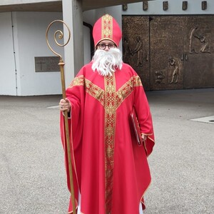 Nikoläuse unterwegs in St. Konrad