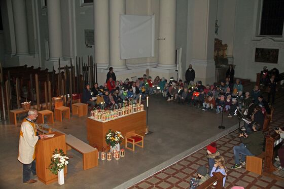 Fr. 10. November - Kirche Linz-Hl. Familie