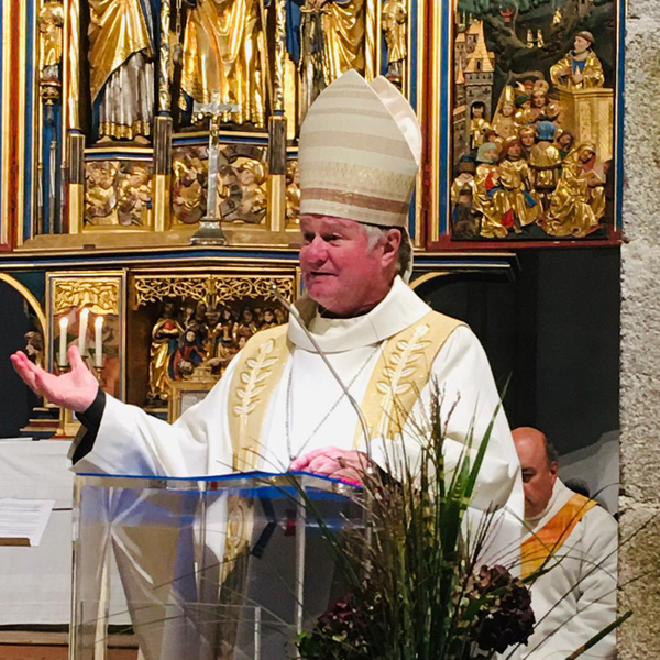 Bischof Manfred Scheuer in Pesenbach / © Pfarrgemeinde Feldkirchen an der Donau