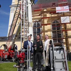 Pressekonferenz und Segnung Basilikadach